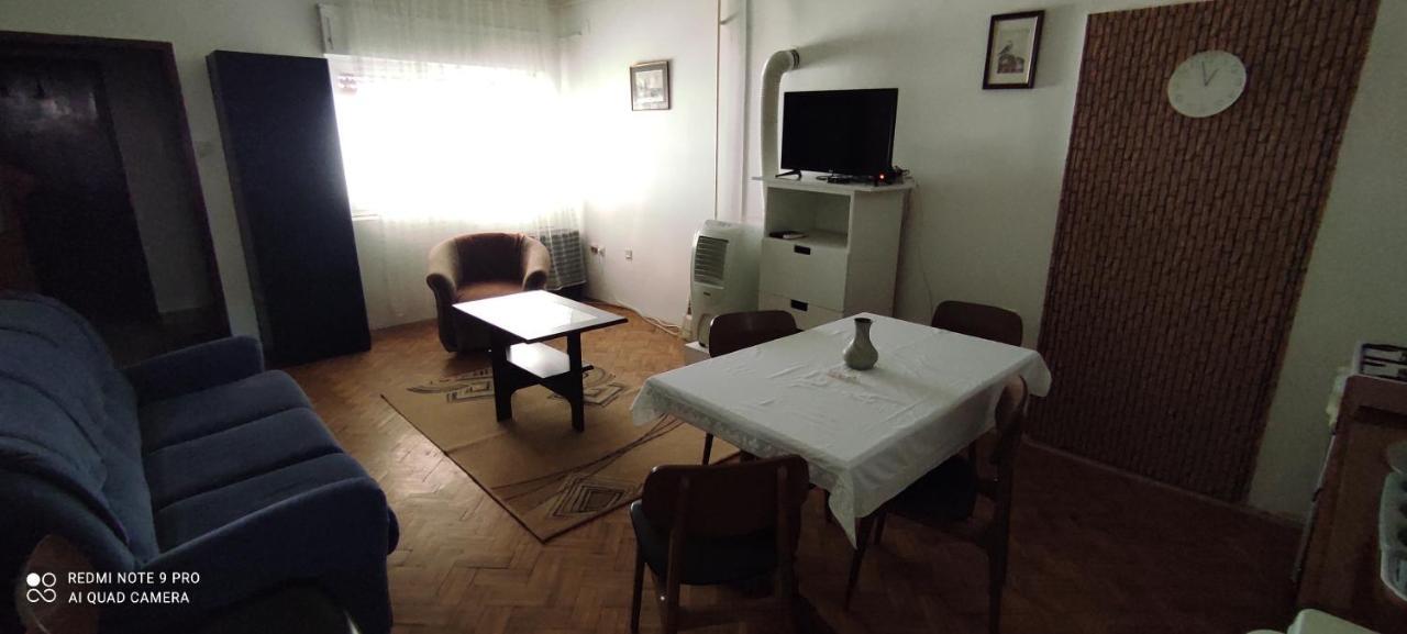 Apartmani Banatski Konak Zrenjanin Luaran gambar